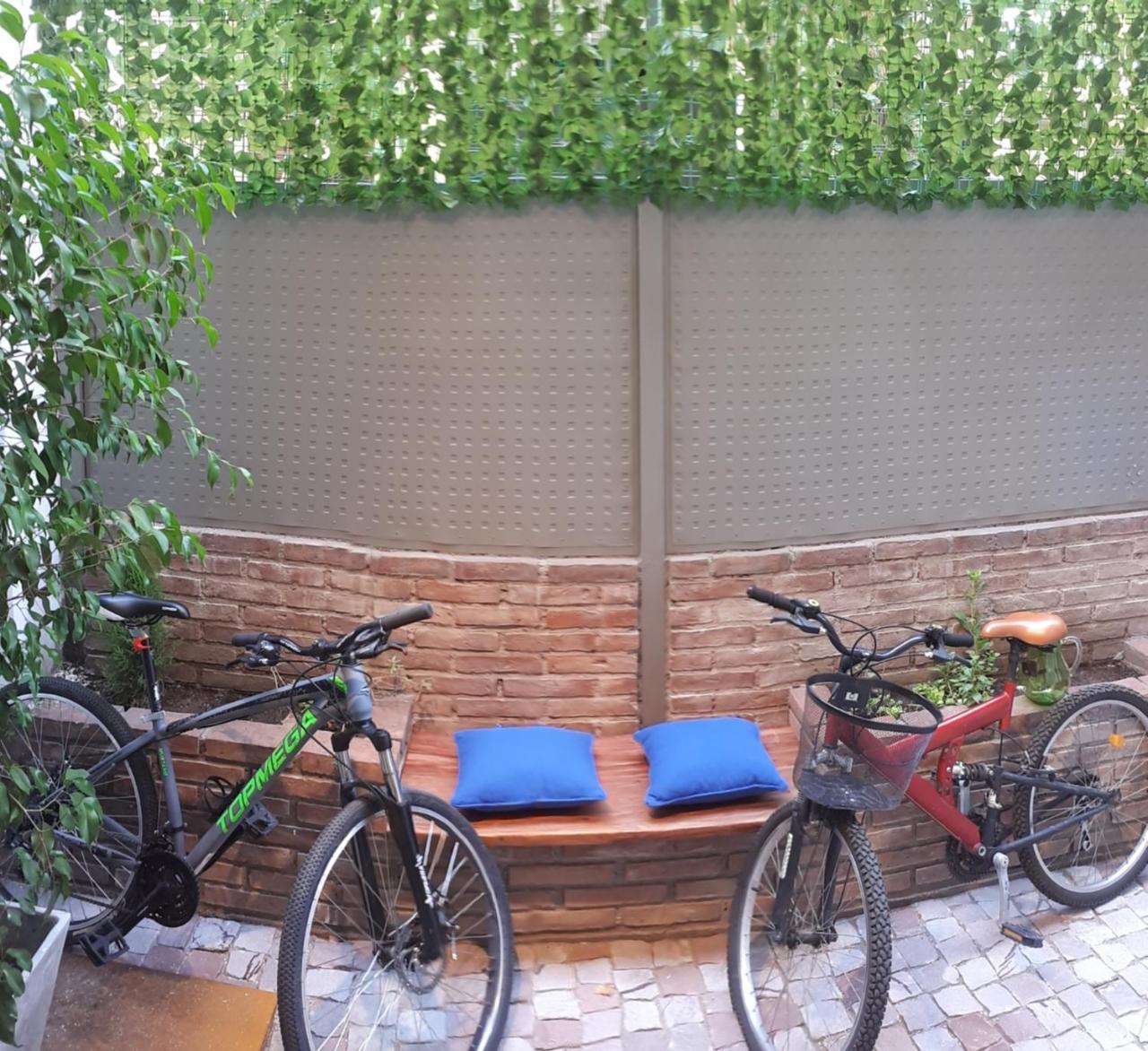 Loft, Bikes & Optic Fibre Wifi By Bar St And Park Apartment